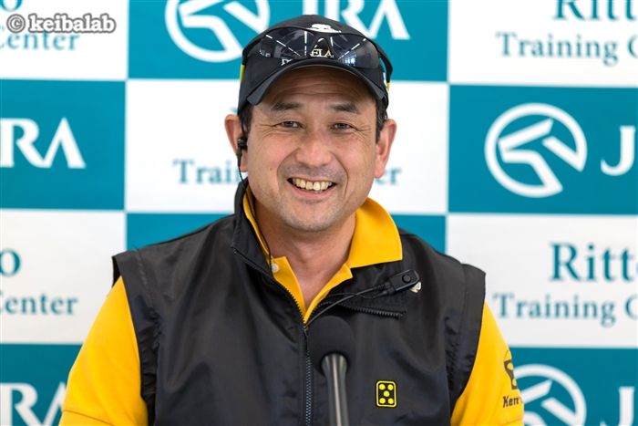 藤岡健一調教師